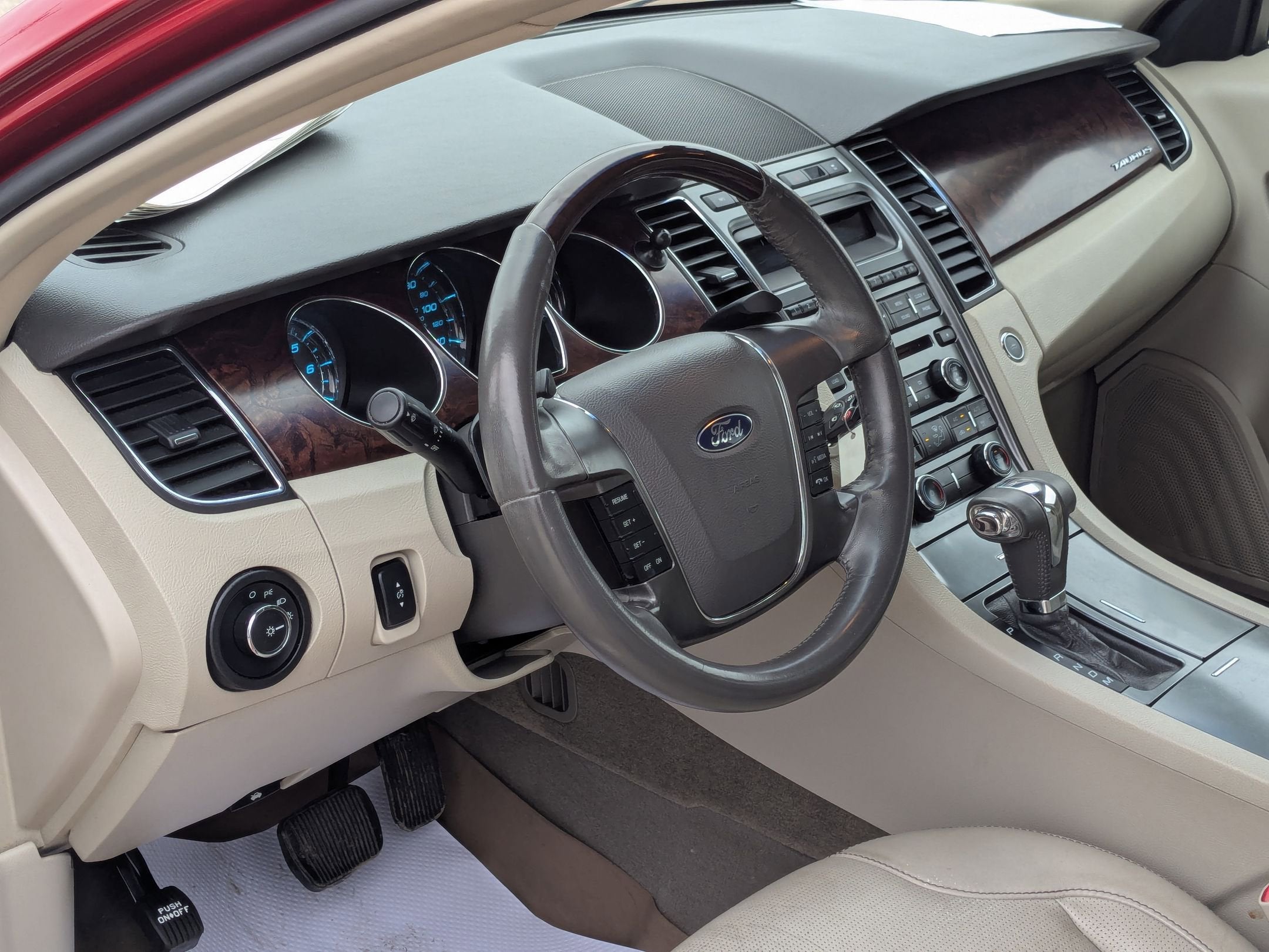 2010 Ford Taurus Limited