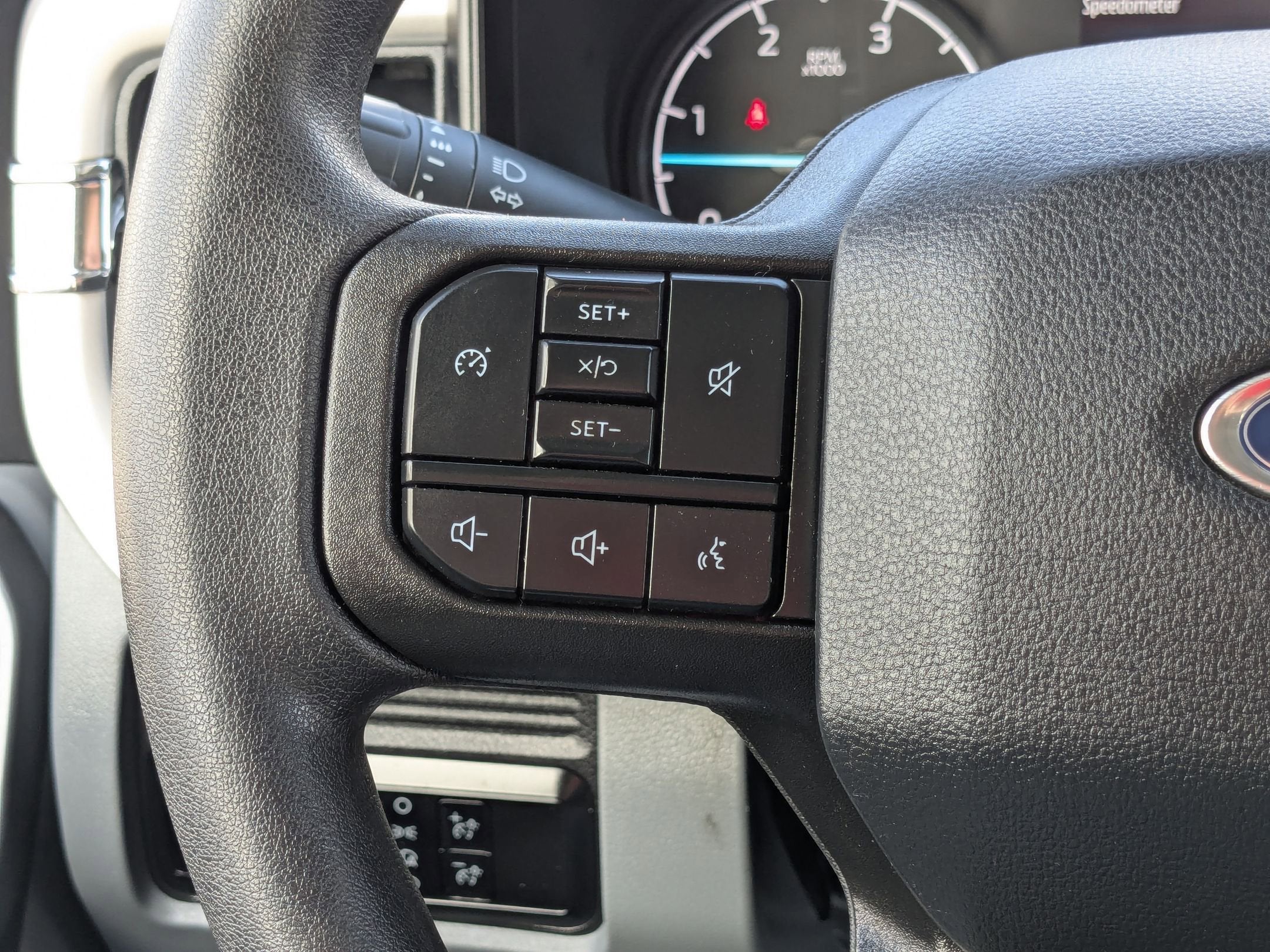 2025 Ford Super Duty F-350 SRW XL