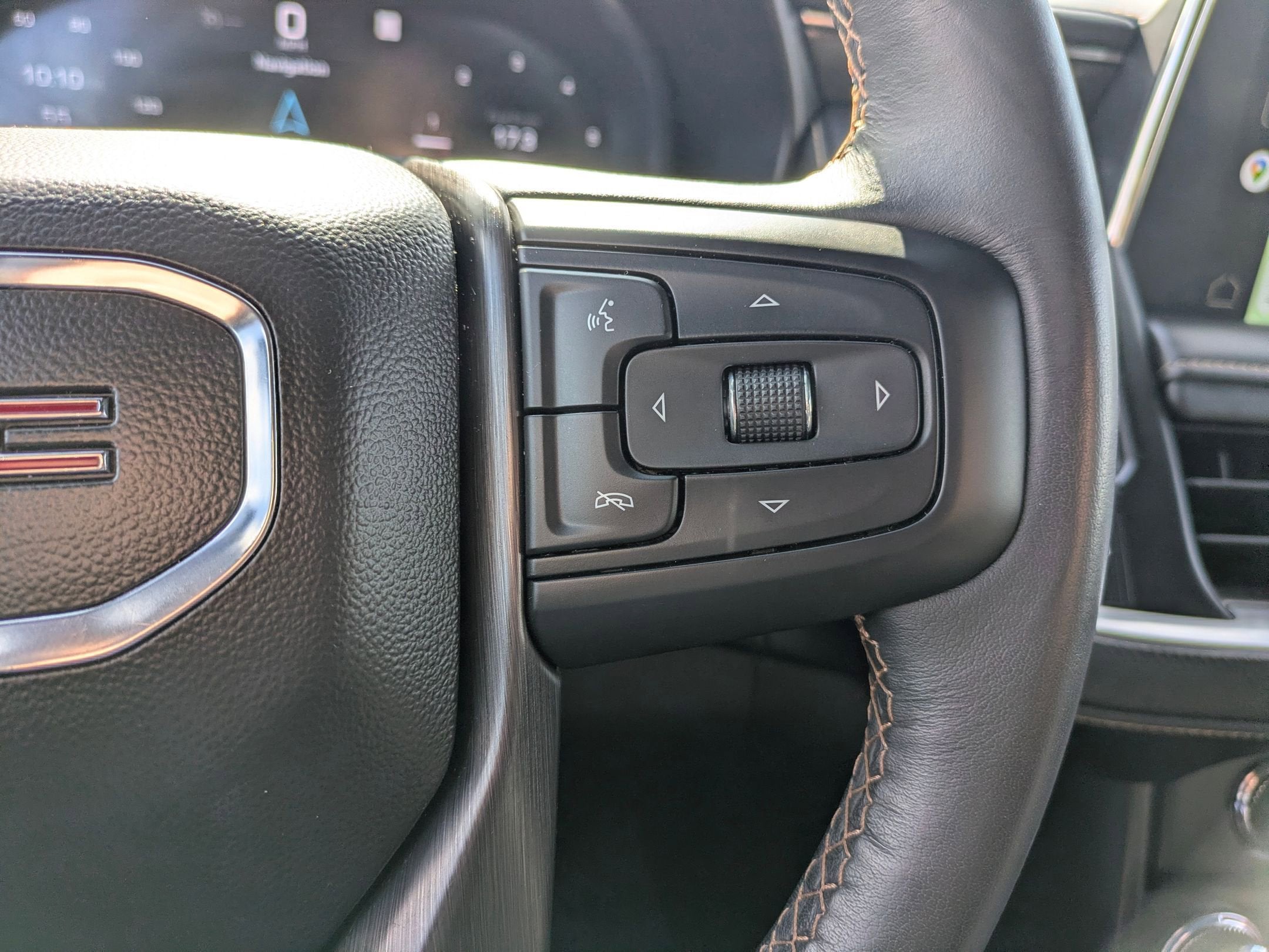 2022 GMC Yukon AT4 - Photo 16