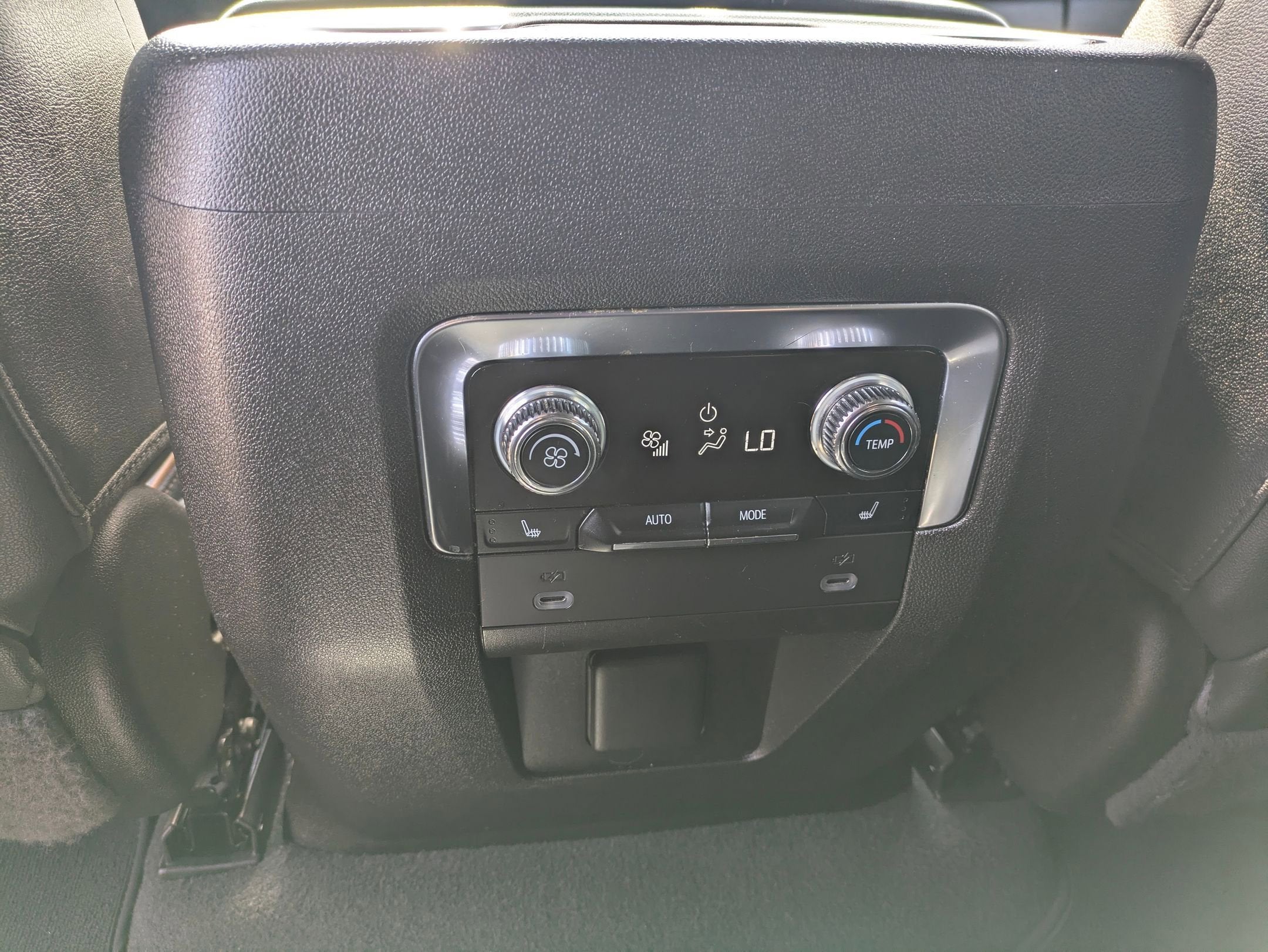 2022 GMC Yukon AT4 - Photo 22