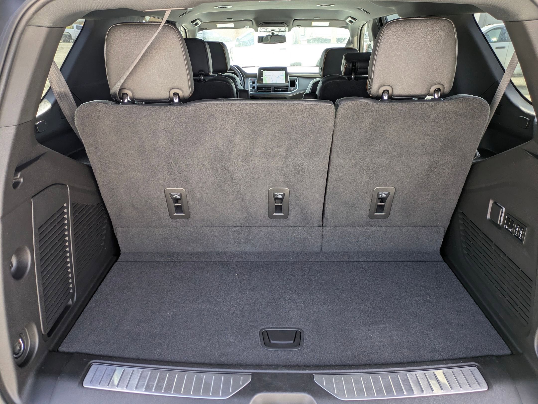 2022 GMC Yukon AT4 - Photo 25