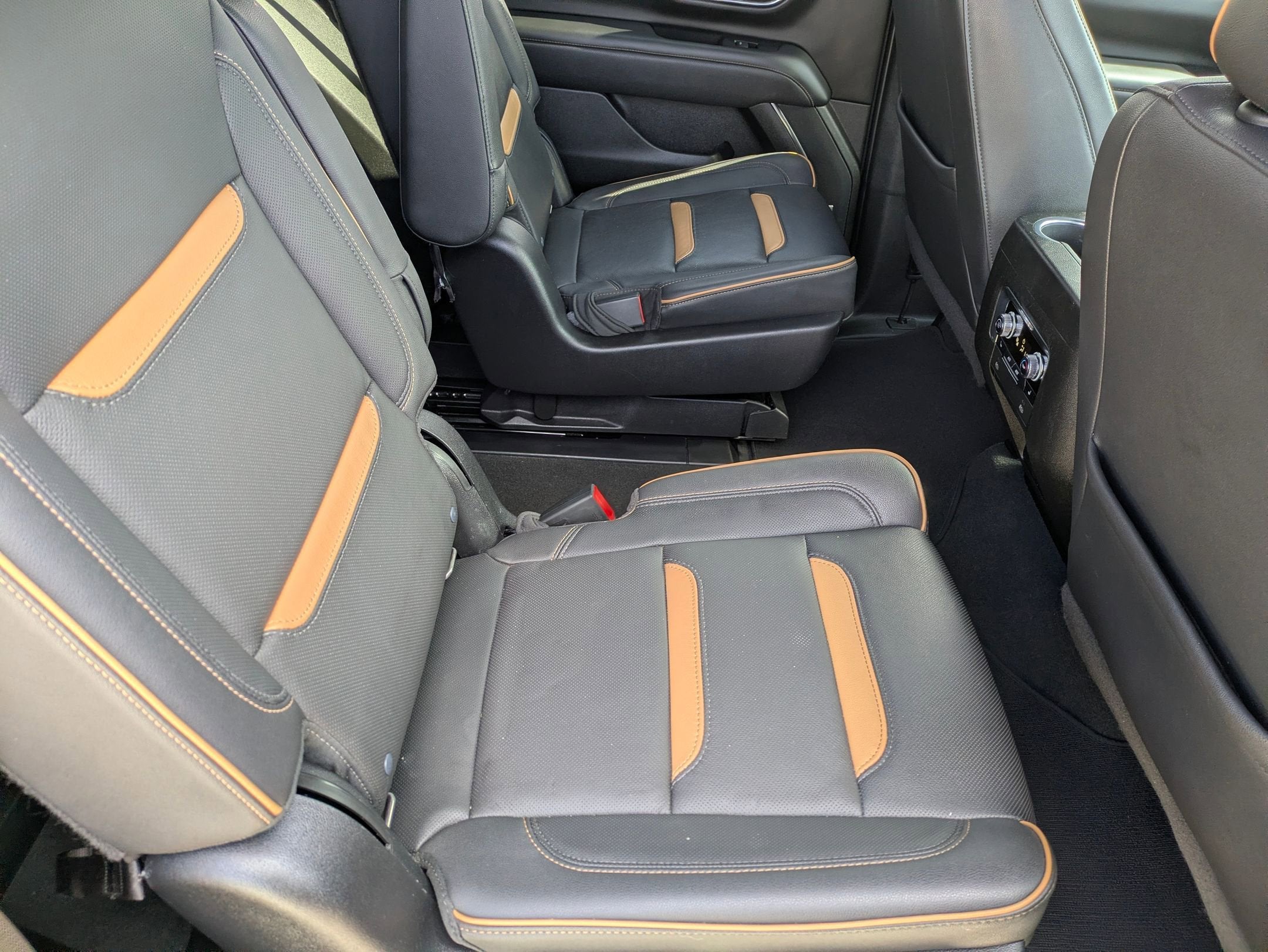 2022 GMC Yukon AT4 - Photo 26