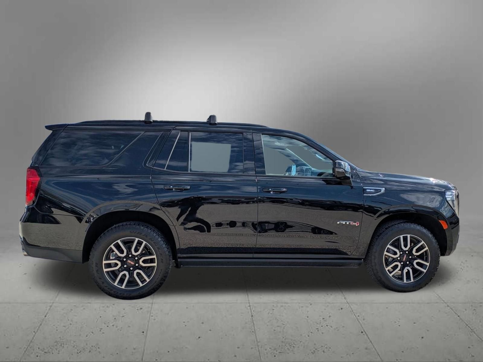 2022 GMC Yukon AT4 - Photo 8