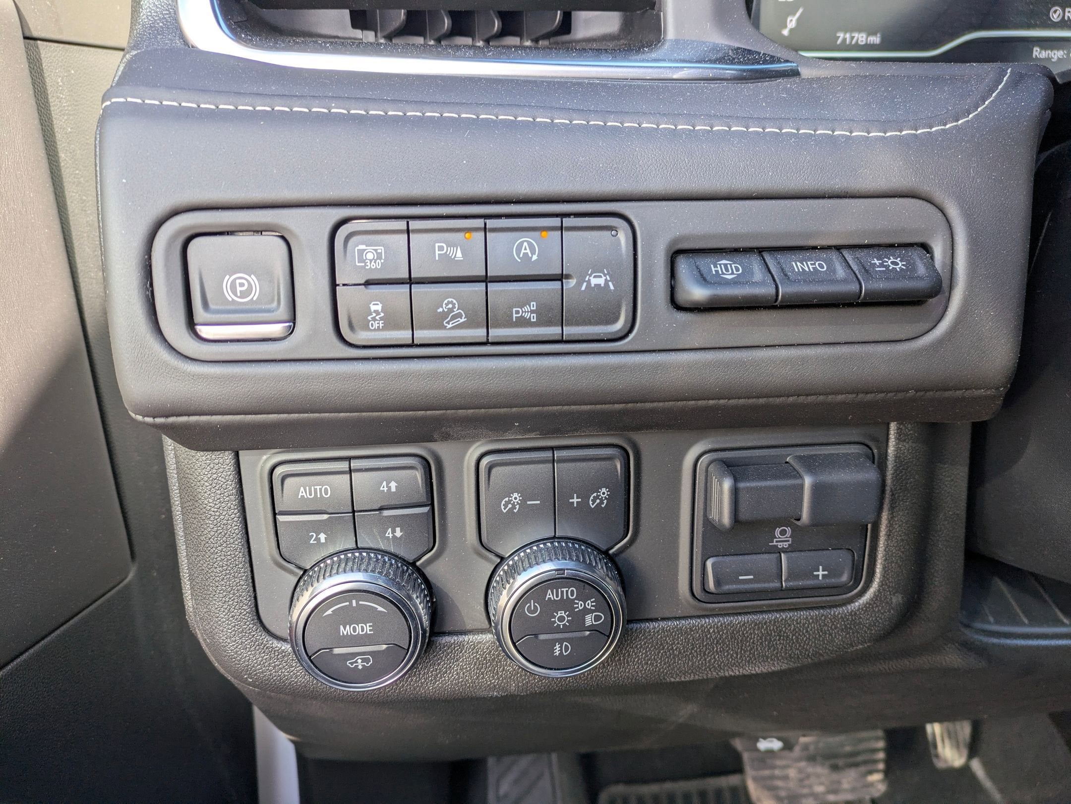 2024 GMC Yukon XL Denali Ultimate