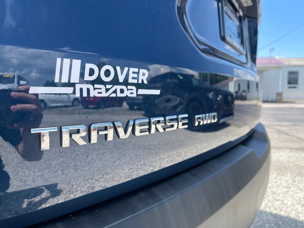 2023 Chevrolet Traverse LT Cloth