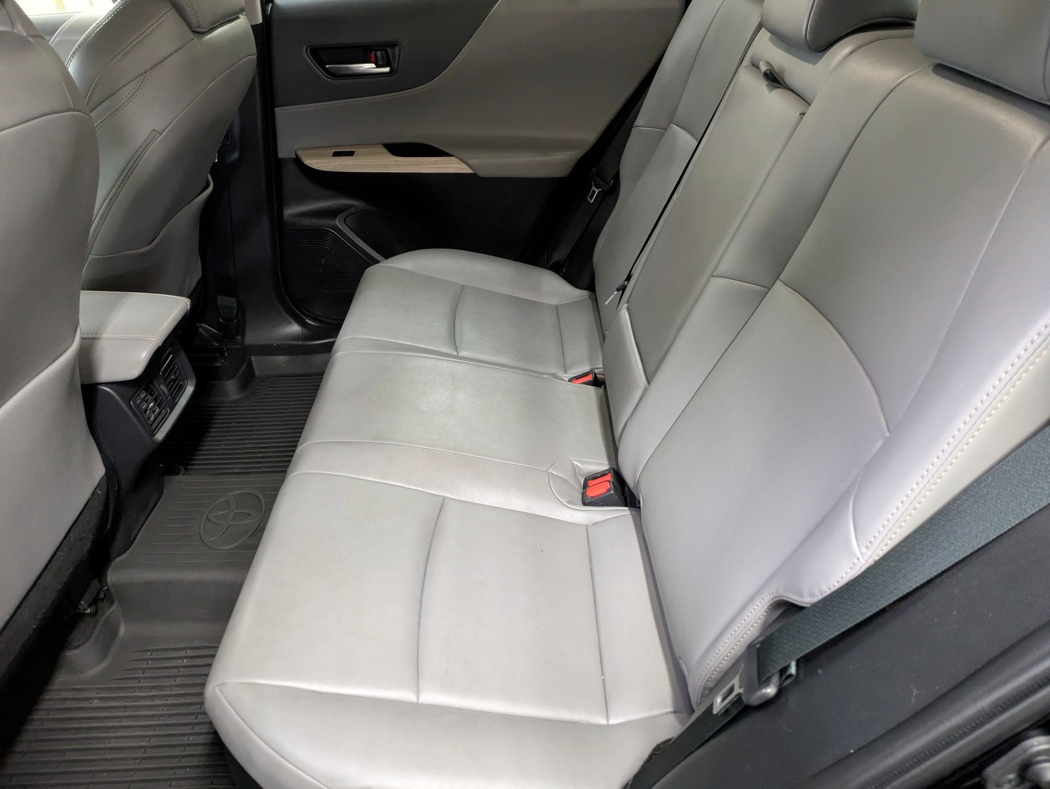 2022 Toyota Venza LE