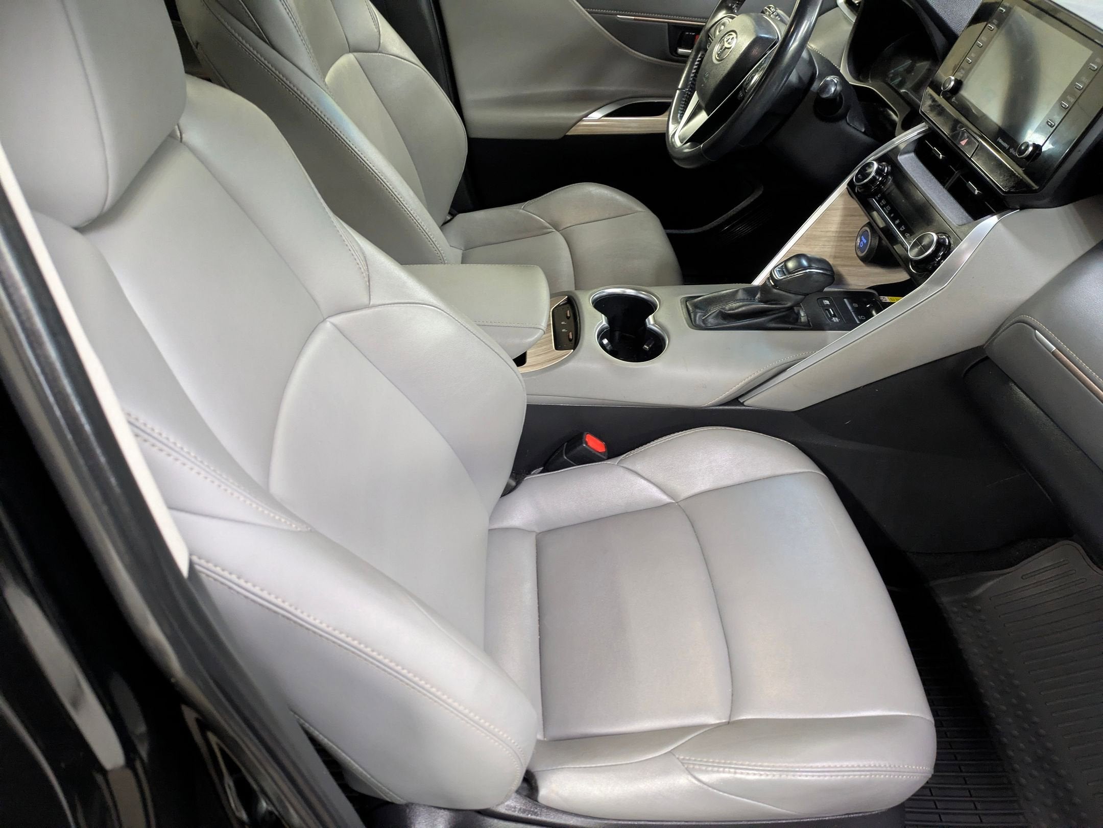 2022 Toyota Venza LE