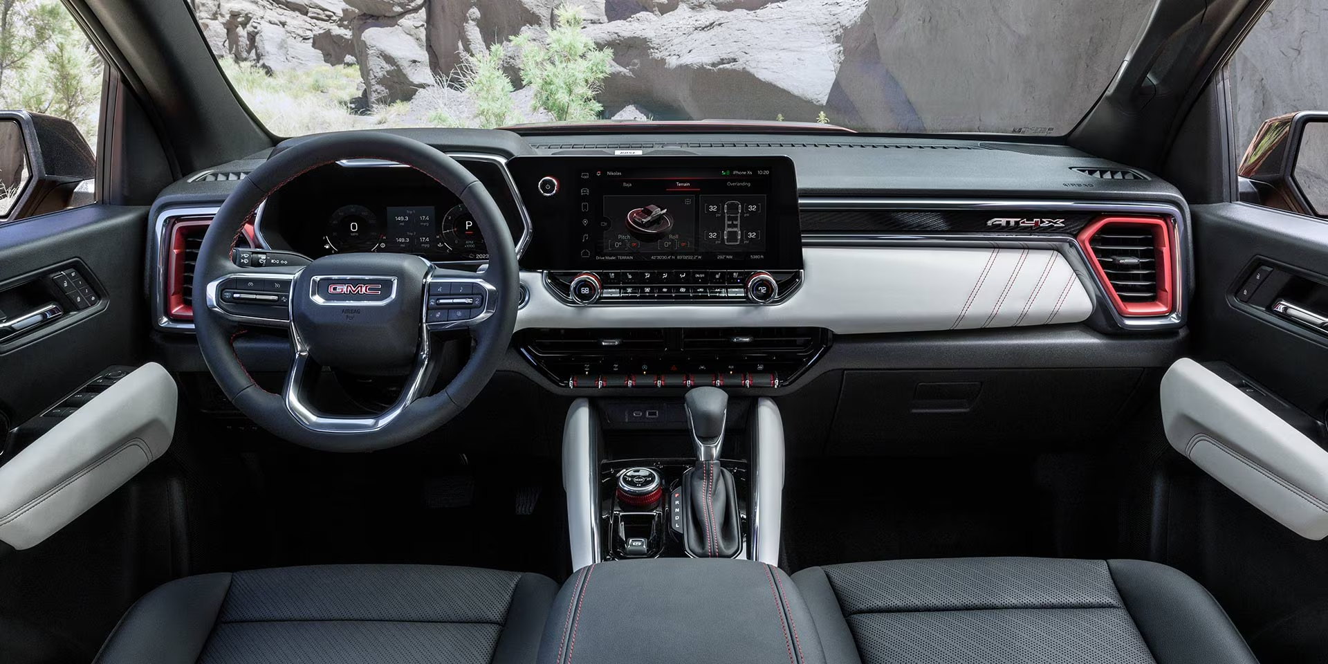 Technology inside the 2026 GMC Canyon near New Philadelphia